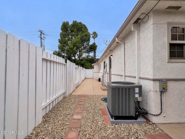 606 Hodencamp Road, Thousand Oaks, CA 91360