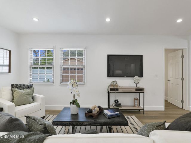 606 Hodencamp Road, Thousand Oaks, CA 91360