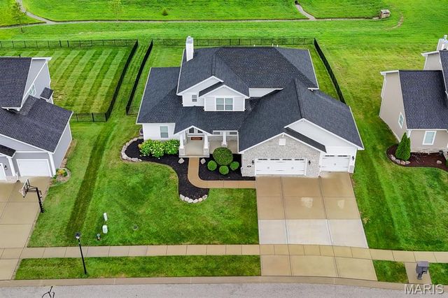 432 Flagstone Pass Drive, O'fallon, IL 62269