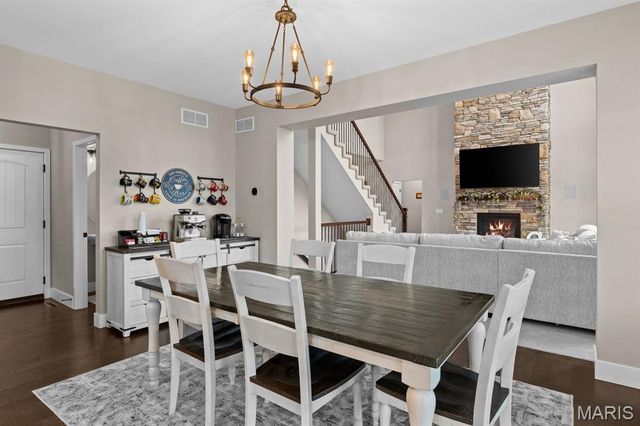 432 Flagstone Pass Drive, O'fallon, IL 62269