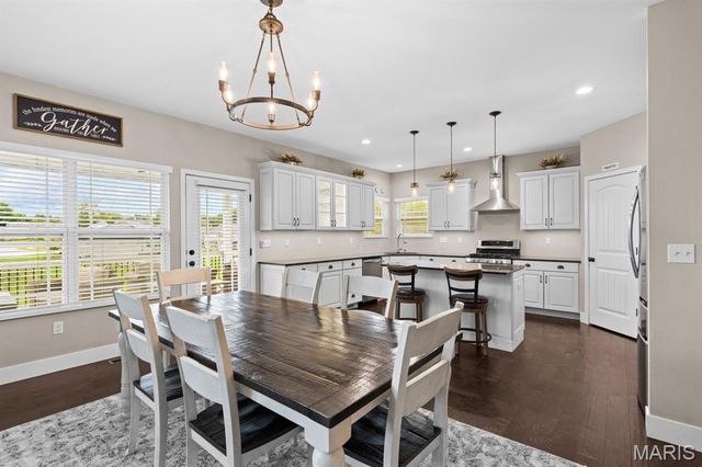 432 Flagstone Pass Drive, O'fallon, IL 62269
