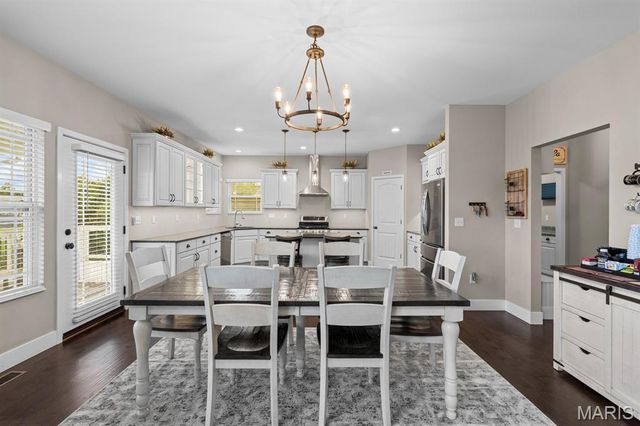 432 Flagstone Pass Drive, O'fallon, IL 62269