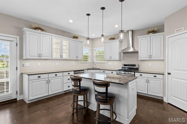 432 Flagstone Pass Drive, O'fallon, IL 62269