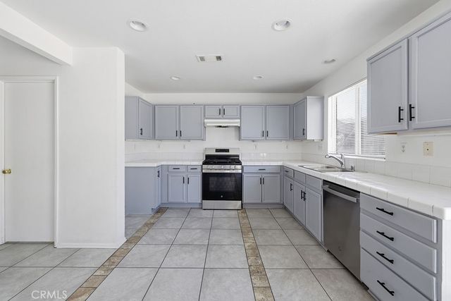 14065 Mare Lane, Victorville, CA 92394