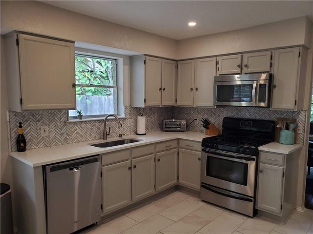 1809 Dayflower TRCE, Cedar Park, TX 78613