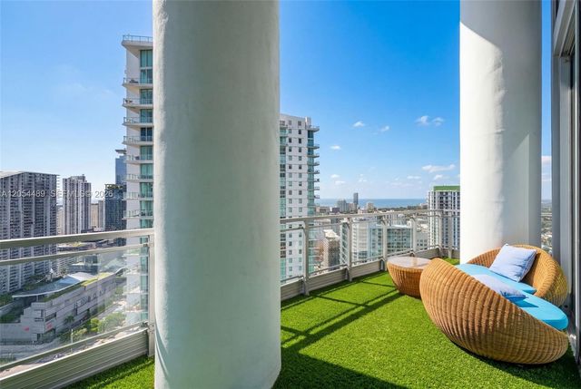 90 SW 3rd St PH-12, Miami, FL 33130