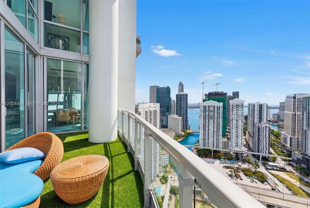 90 SW 3rd St PH-12, Miami, FL 33130
