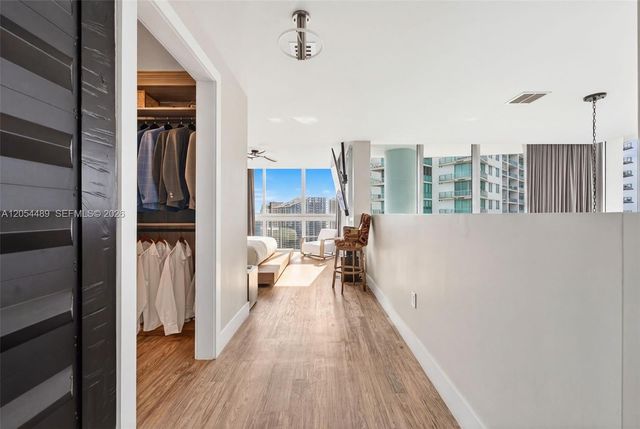 90 SW 3rd St PH-12, Miami, FL 33130