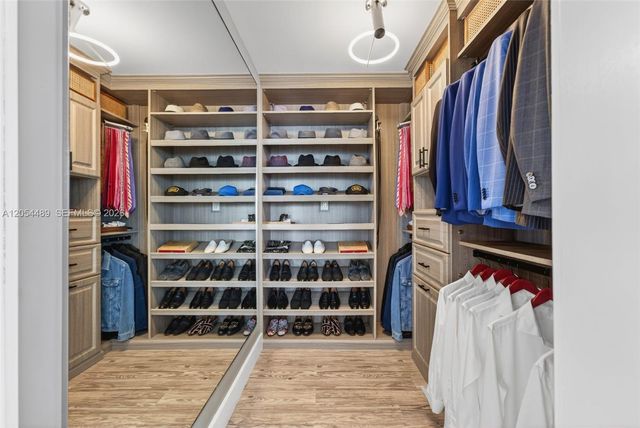 90 SW 3rd St PH-12, Miami, FL 33130