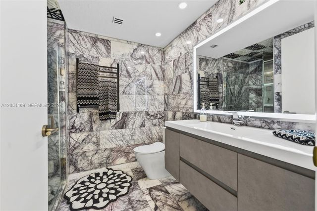 90 SW 3rd St PH-12, Miami, FL 33130