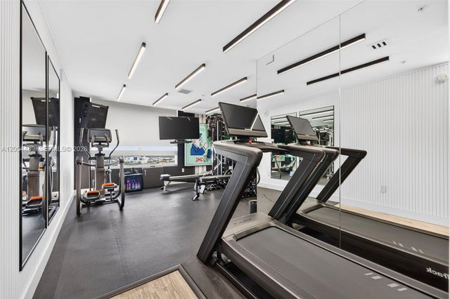 90 SW 3rd St PH-12, Miami, FL 33130