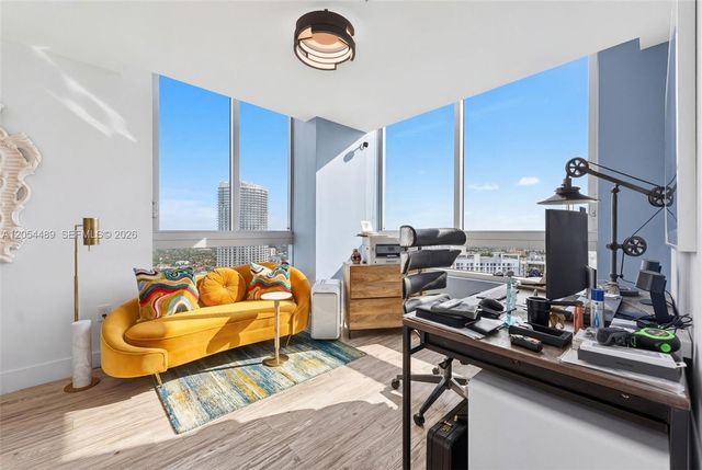 90 SW 3rd St PH-12, Miami, FL 33130
