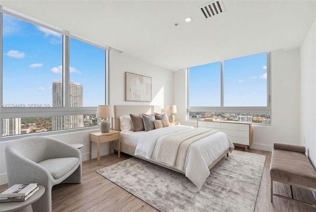 90 SW 3rd St PH-12, Miami, FL 33130