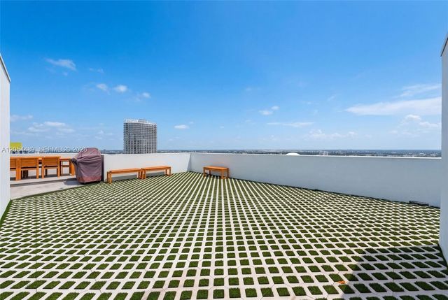 90 SW 3rd St PH-12, Miami, FL 33130