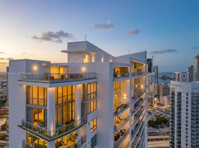 90 SW 3rd St PH-12, Miami, FL 33130