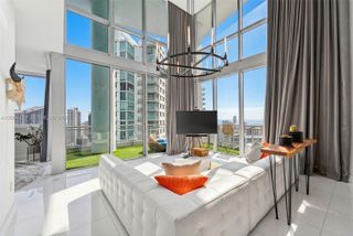 90 SW 3rd St PH-12, Miami, FL 33130