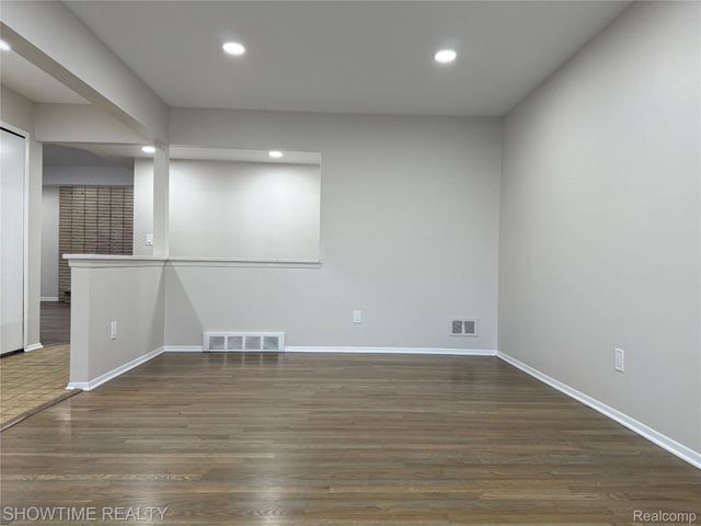 2848 Reese Drive, Sterling Heights, MI 48310