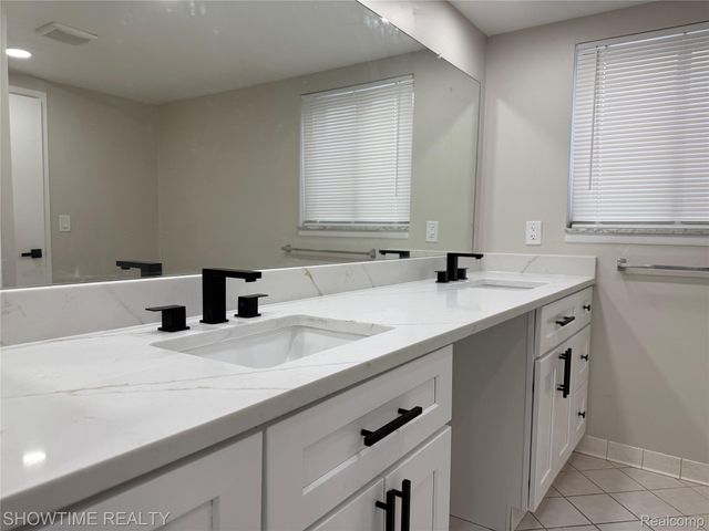 2848 Reese Drive, Sterling Heights, MI 48310