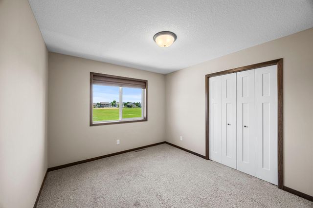 10 8th Avenue SE, Isanti, MN 55040