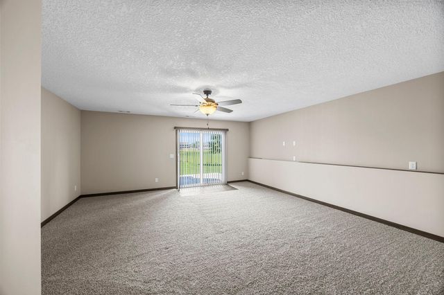 10 8th Avenue SE, Isanti, MN 55040