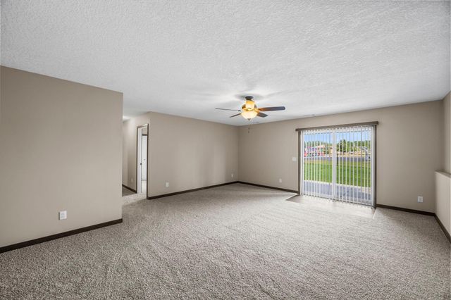 10 8th Avenue SE, Isanti, MN 55040