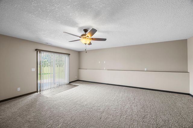 10 8th Avenue SE, Isanti, MN 55040