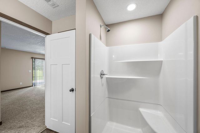 10 8th Avenue SE, Isanti, MN 55040