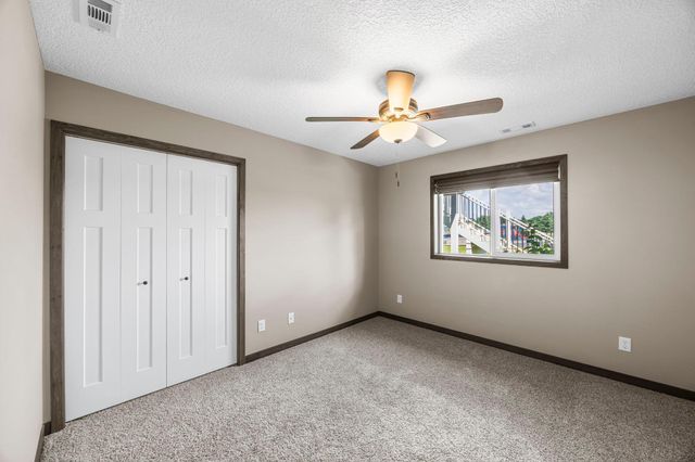 10 8th Avenue SE, Isanti, MN 55040