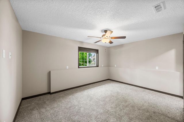 10 8th Avenue SE, Isanti, MN 55040