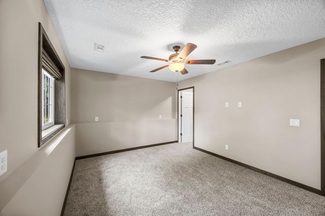 10 8th Avenue SE, Isanti, MN 55040