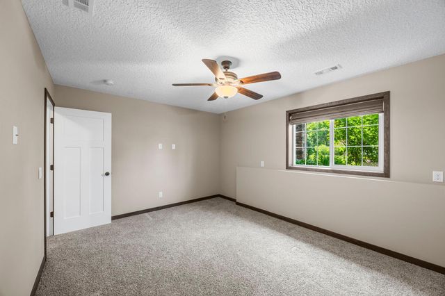 10 8th Avenue SE, Isanti, MN 55040