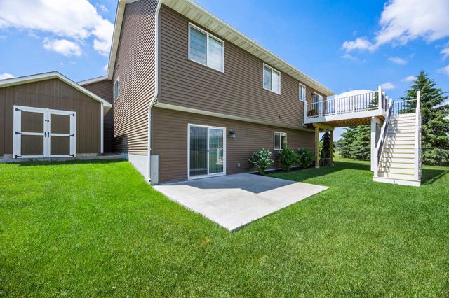 10 8th Avenue SE, Isanti, MN 55040