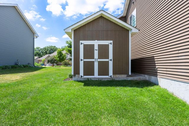 10 8th Avenue SE, Isanti, MN 55040