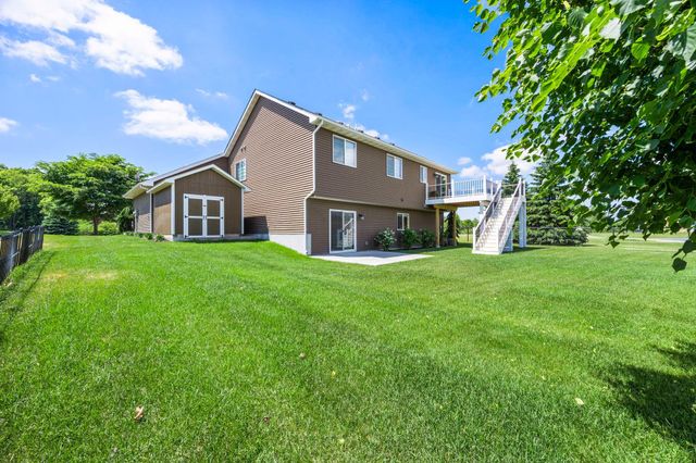10 8th Avenue SE, Isanti, MN 55040