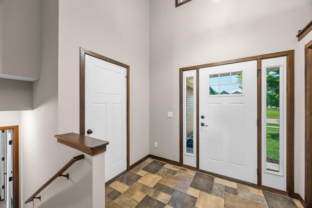 10 8th Avenue SE, Isanti, MN 55040