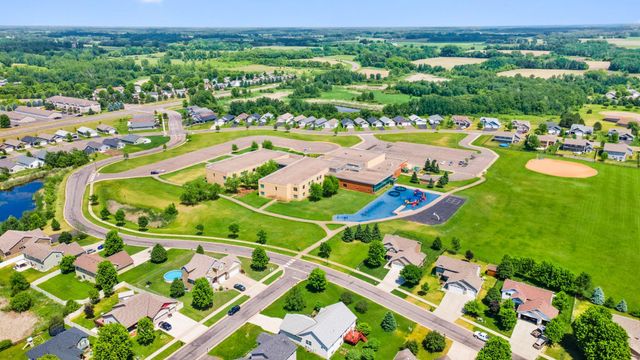 10 8th Avenue SE, Isanti, MN 55040