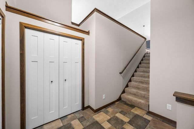 10 8th Avenue SE, Isanti, MN 55040