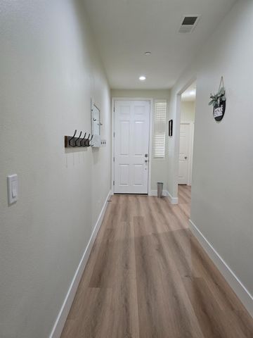 4153 Chessa Lane, Clovis, CA 93619