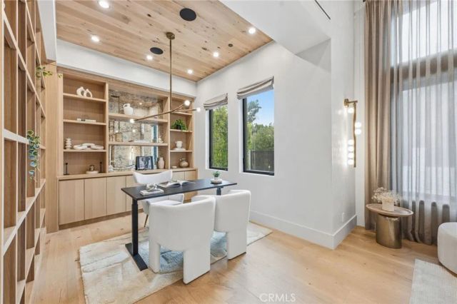5414 Genesta, Encino, CA 91316
