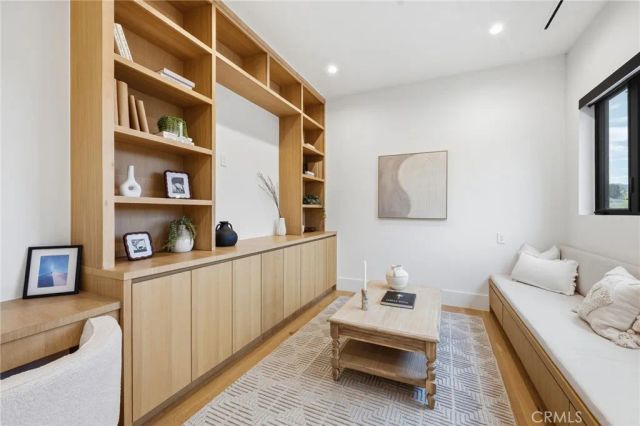 5414 Genesta, Encino, CA 91316