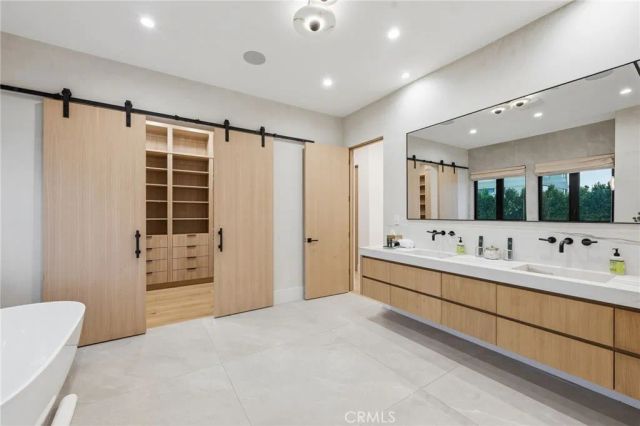 5414 Genesta, Encino, CA 91316
