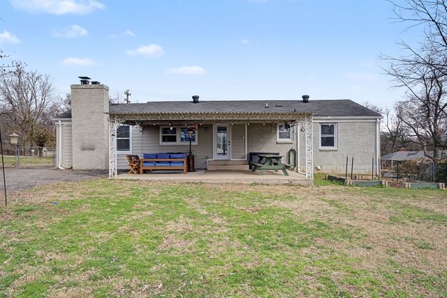 809 Chadwell Dr, Madison, TN 37115