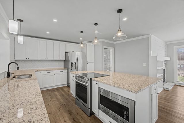 809 Chadwell Dr, Madison, TN 37115