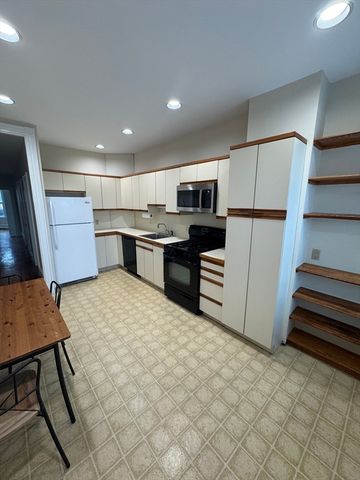 883 E 4th St 2, Boston, MA 02127