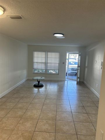 8334 DR MARTIN LUTHER KING JR STREET N, St Petersburg, FL 33702