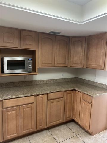 8334 DR MARTIN LUTHER KING JR STREET N, St Petersburg, FL 33702