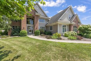 N81W33604 Chicory COURT E, Oconomowoc, WI 53066