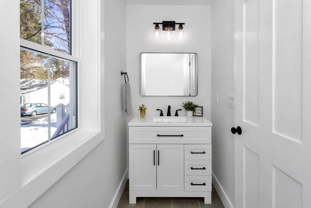 19 Cottage Ave, Southampton, MA 01073