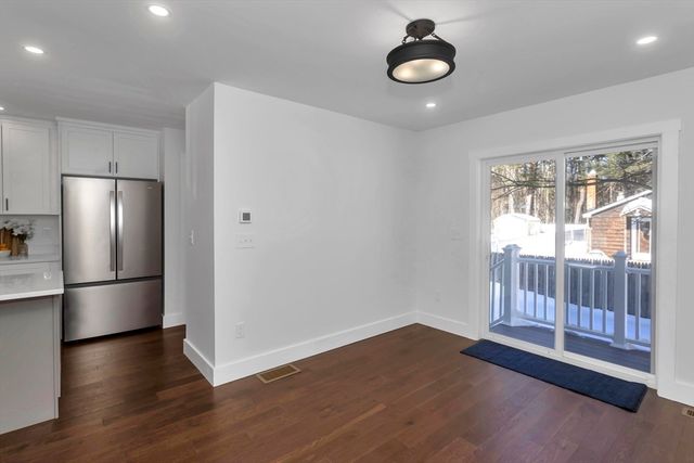 19 Cottage Ave, Southampton, MA 01073