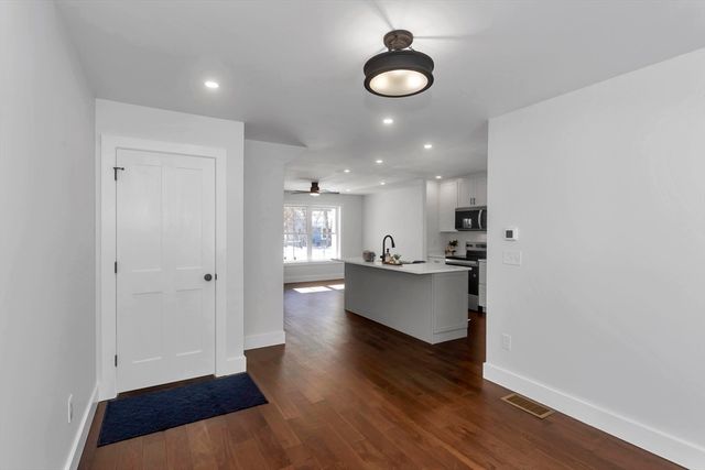 19 Cottage Ave, Southampton, MA 01073